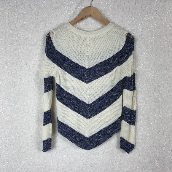 Korean Merci-U Sweater With Chevron Stripe Design - Picture 2 of 7